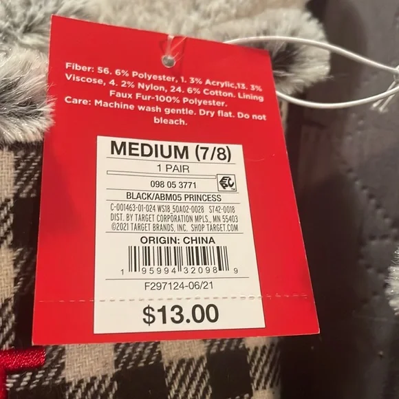 The Princess Slippers size 7/8 womens  new with tags ! - Picture 2 of 2